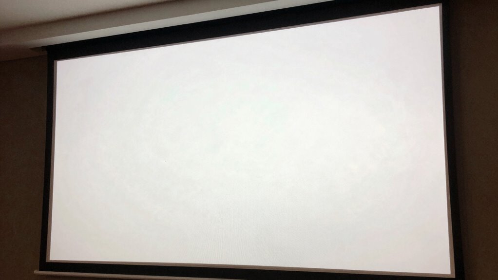 choosing the right projector screen